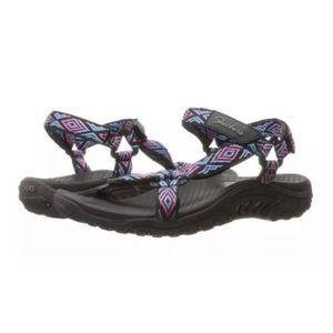 Skechers 8M Reggae Decked Out Flat Sandals shoes